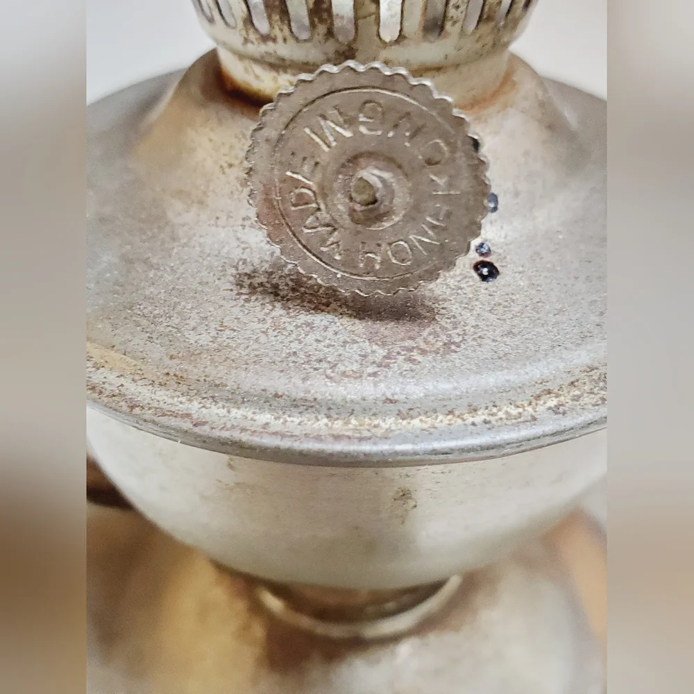 Vintage Handheld Swivel Kerosene Oil Lamp Lantern Made In Hong Kong